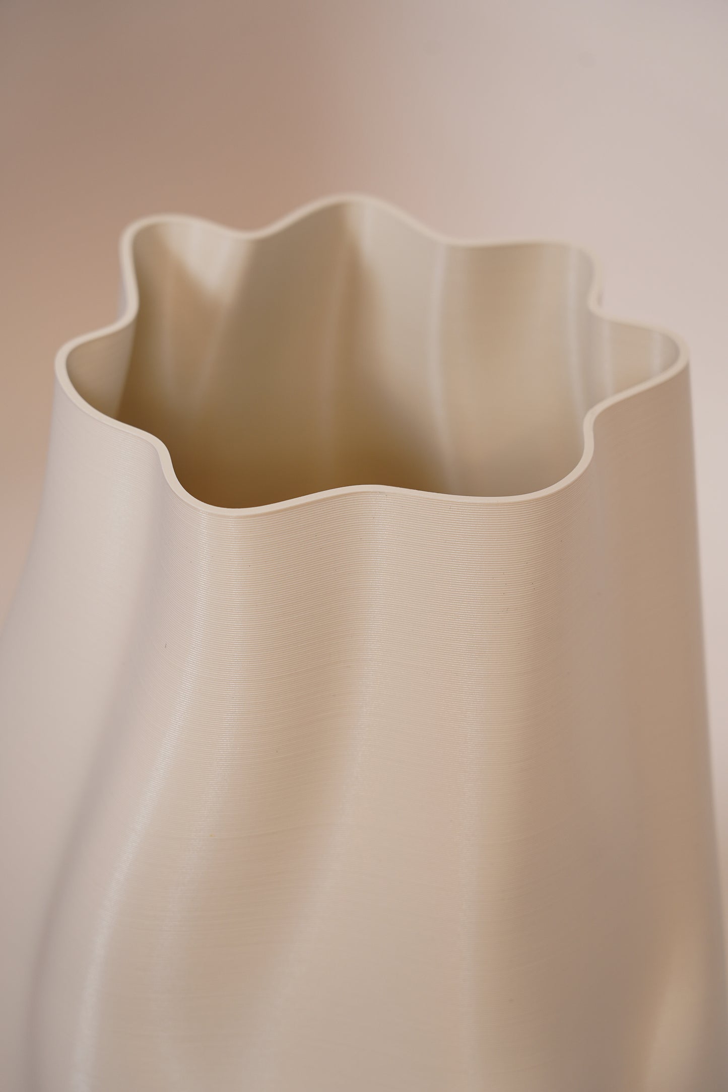 Lulu Bin / Eggshell