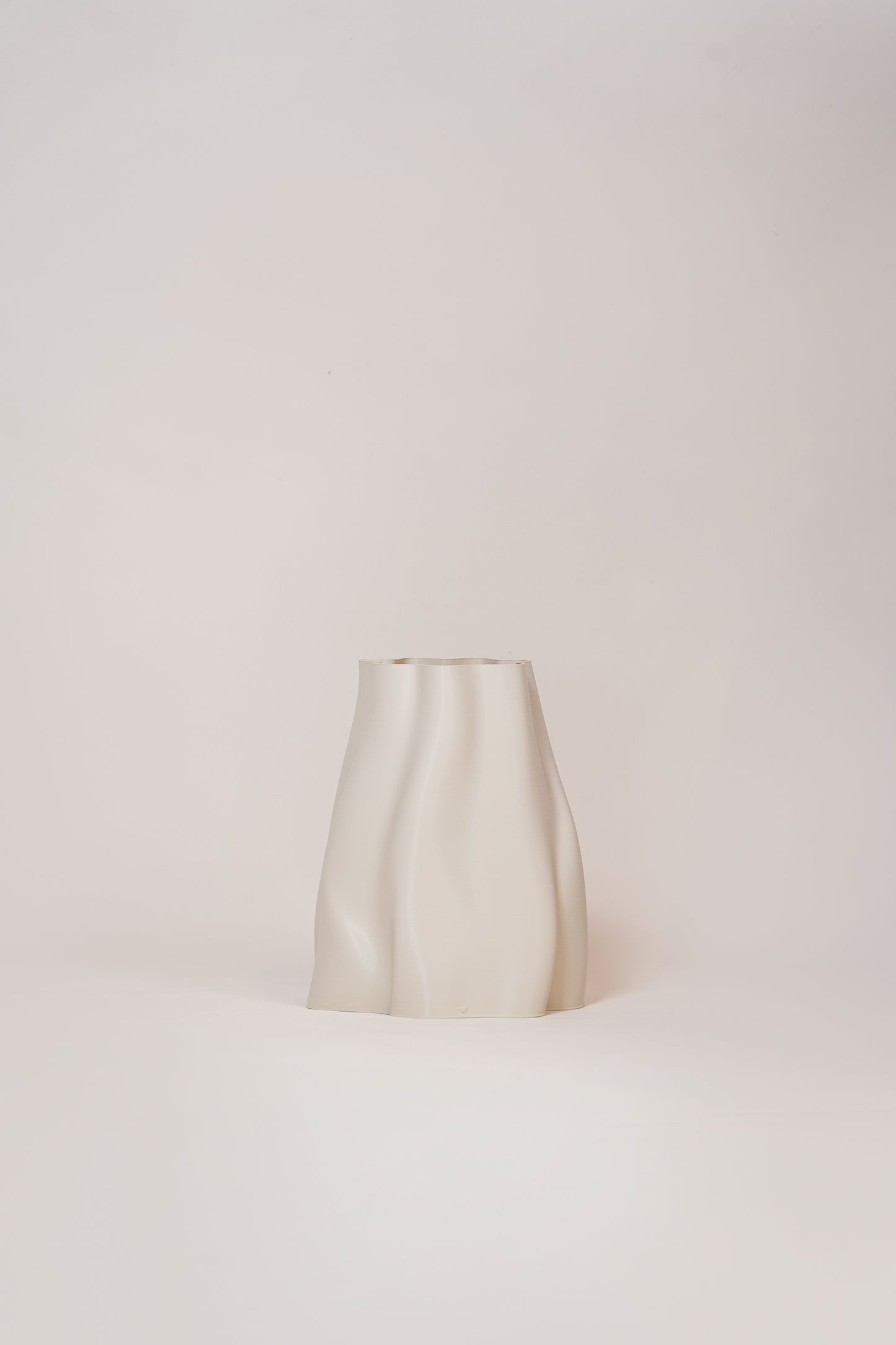 Lulu Bin / Eggshell