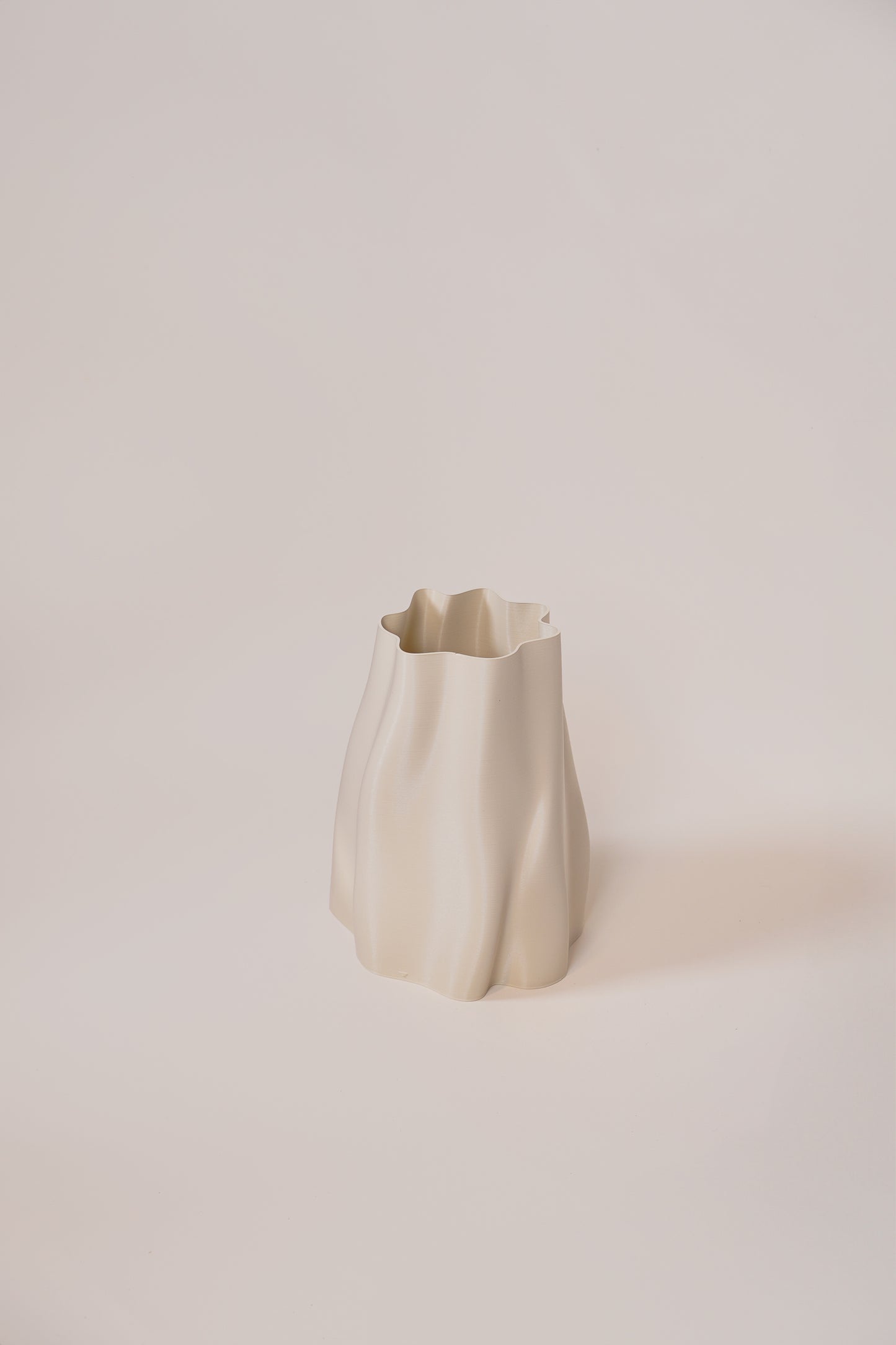 Lulu Bin / Eggshell