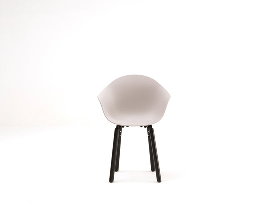 TA Armchair / Yi Base Black Stained Oak / Cool Grey Seat