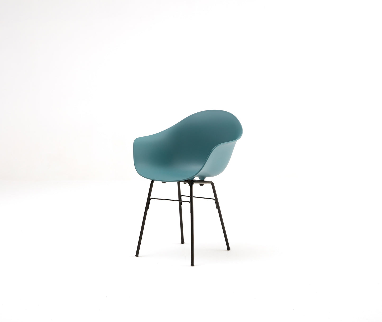 TA Armchair / Er Base Black Powder Coated / Ocean Blue Seat