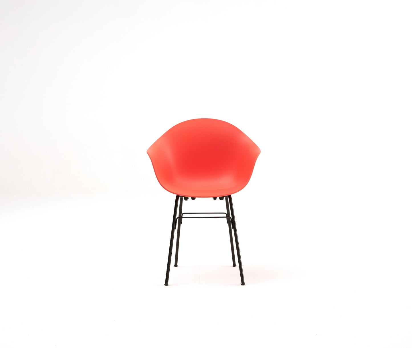 TA Armchair / Er Base Black Powder Coated / Red Seat