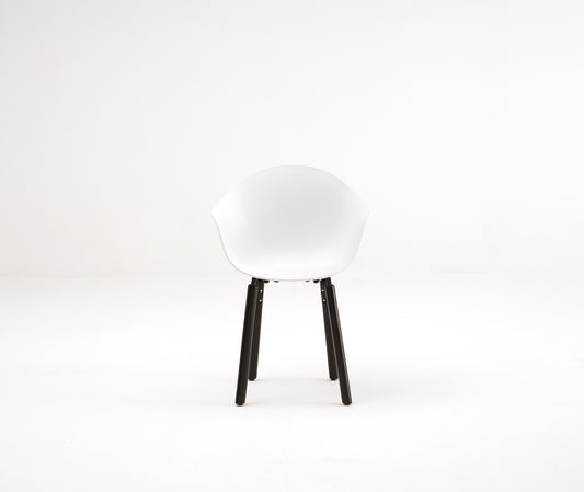 TA Armchair / Yi Base Black Stained Oak / White Seat
