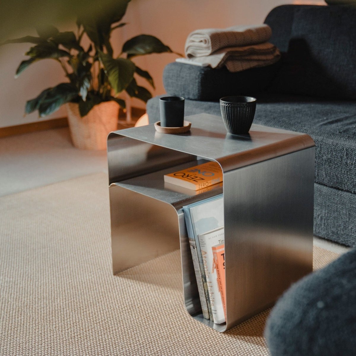 Dorus Side Table
