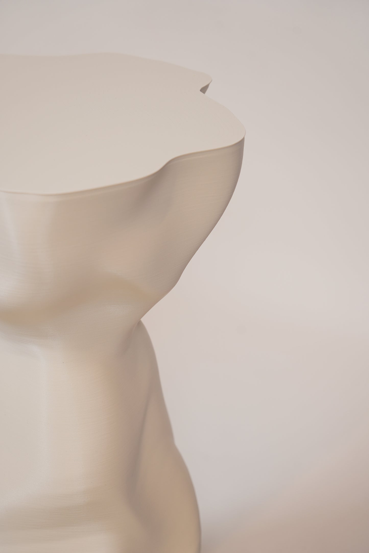 Noise Side Table / Eggshell