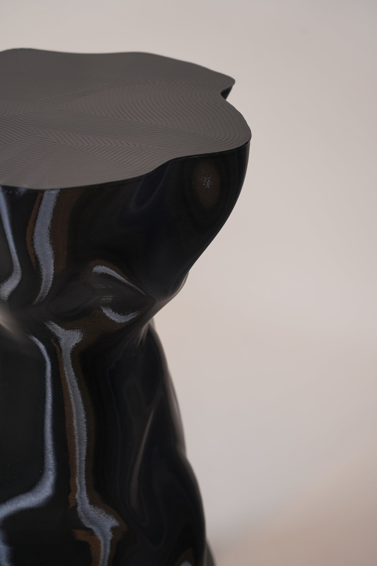 Noise Side Table / Black