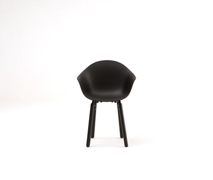 TA Armchair / Yi Base Black Stained Oak / Black Seat