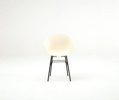 TA Armchair / Er Base Black Powder Coated / Cream Seat