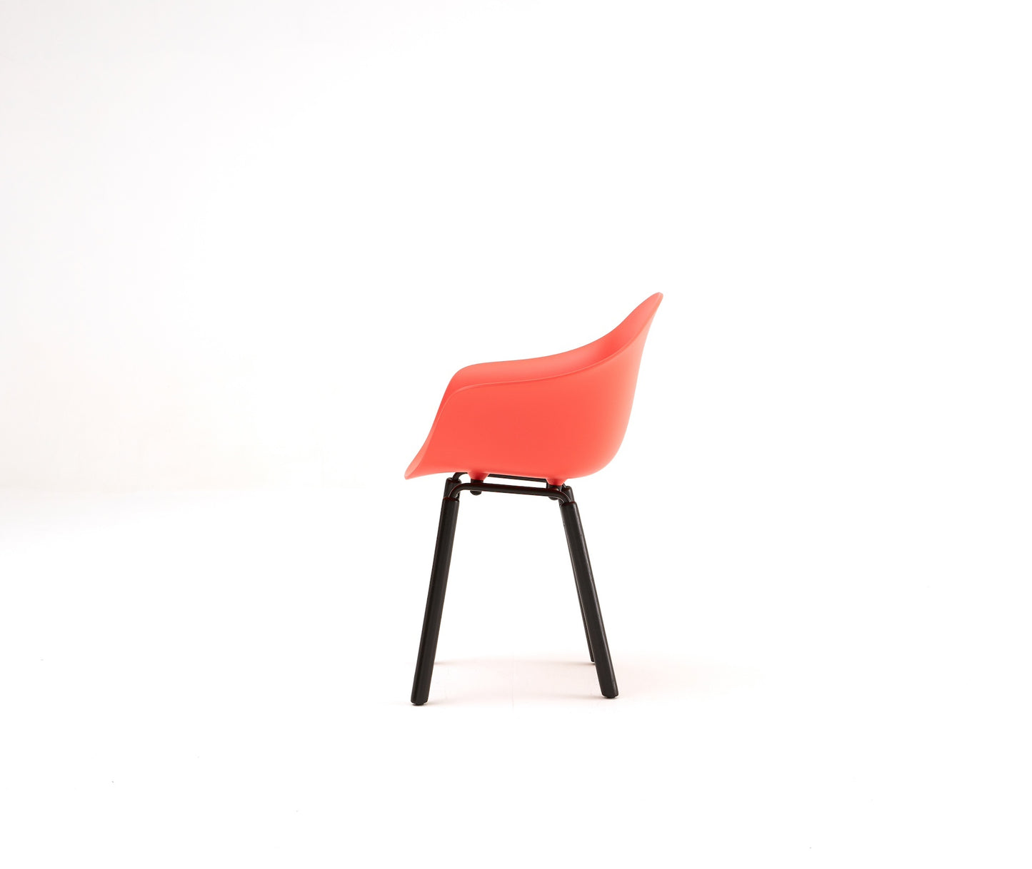 TA Armchair / Yi Base Black Stained Oak / Red Seat