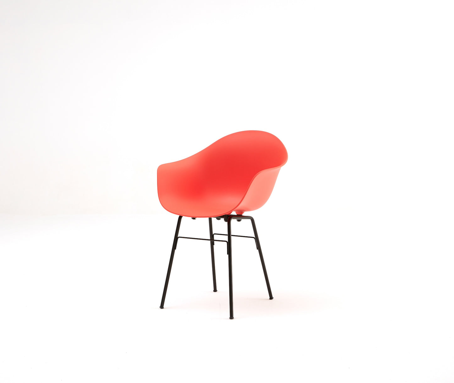 TA Armchair / Er Base Black Powder Coated / Red Seat