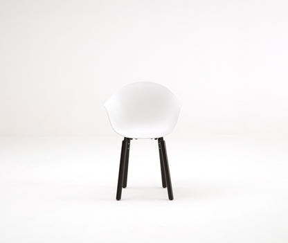 TA Armchair / Yi Base Black Stained Oak / White Seat