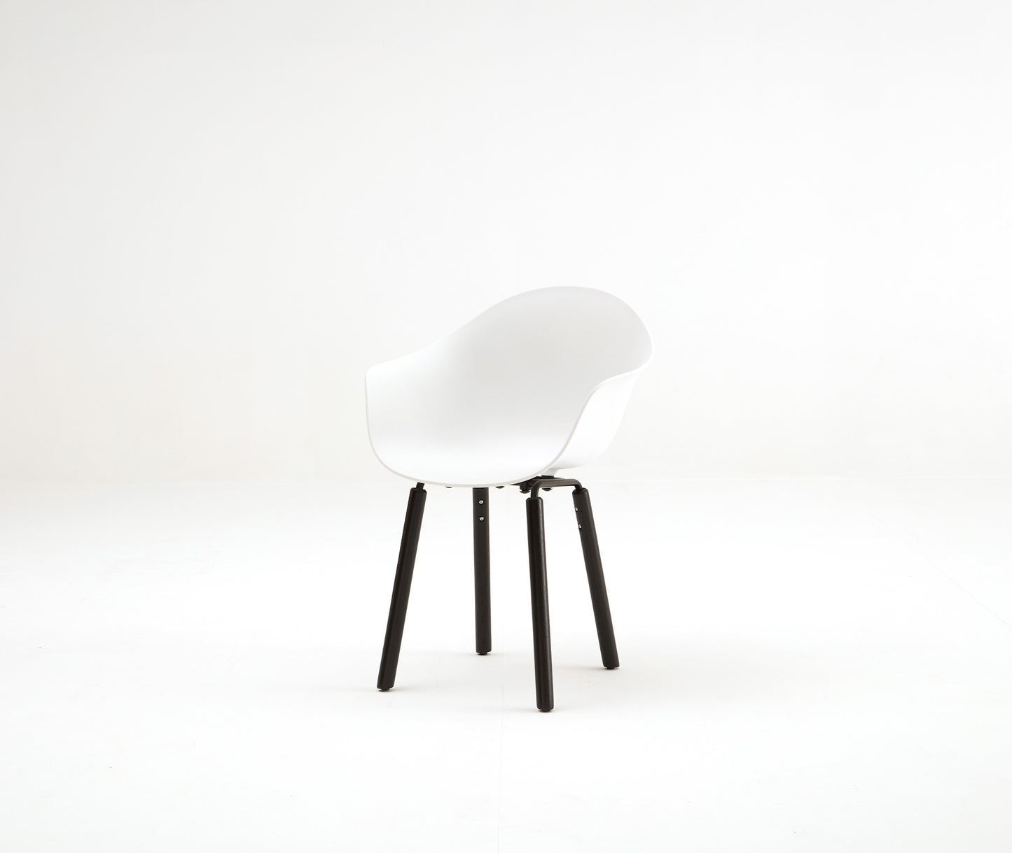 TA Armchair / Yi Base Black Stained Oak / White Seat