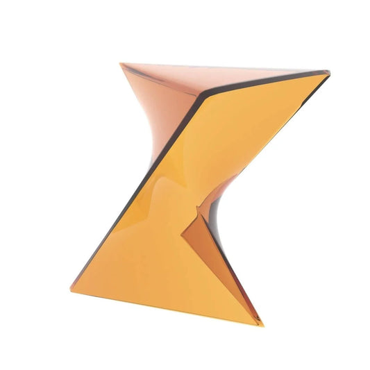 LeisureMod Randolph Triangular Modern Side Table Set of 2 / Transparent Tea