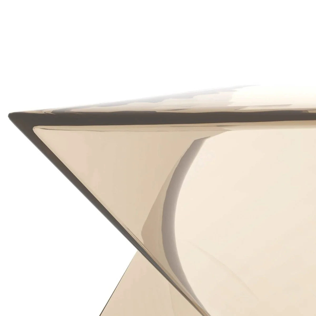 LeisureMod Randolph Triangular Accent Side Table in / Amber